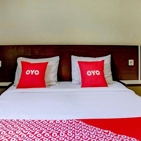 Oyo 90162 Remboelan Guest House Sungai Lutus Екстер'єр фото