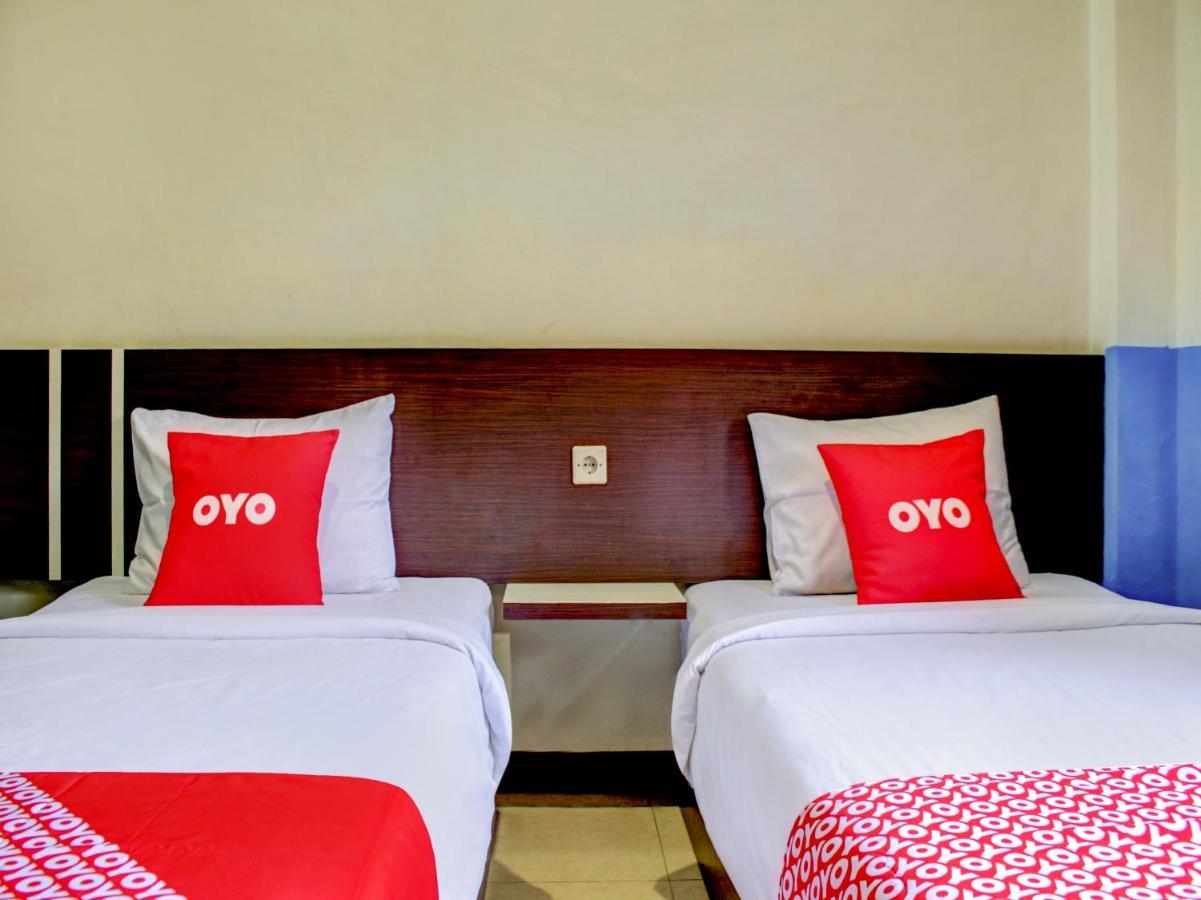 Oyo 90162 Remboelan Guest House Sungai Lutus Екстер'єр фото