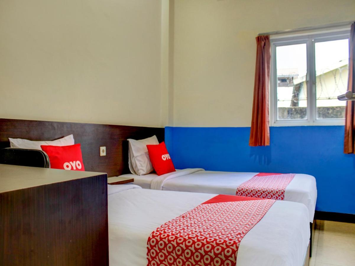 Oyo 90162 Remboelan Guest House Sungai Lutus Екстер'єр фото