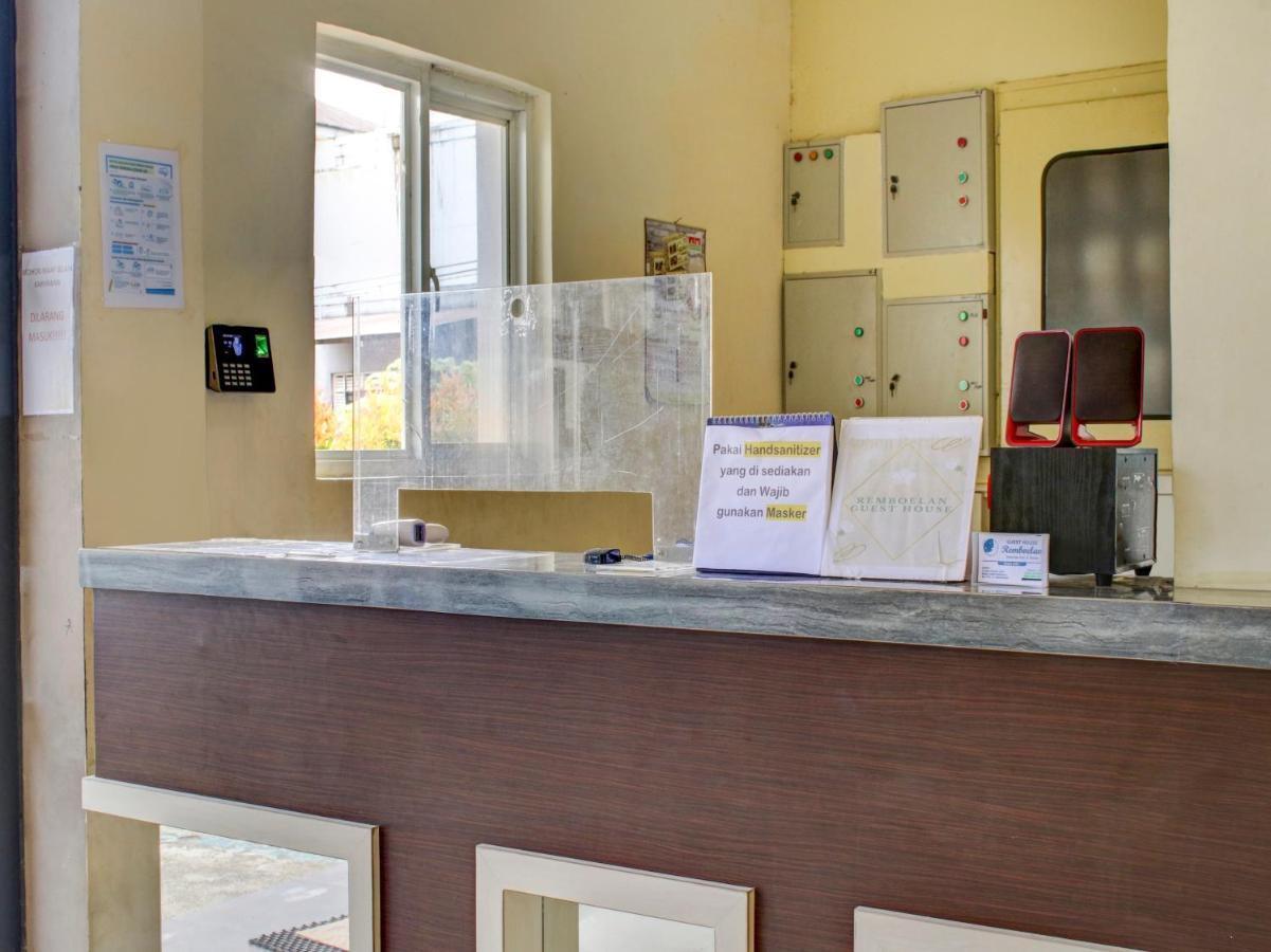 Oyo 90162 Remboelan Guest House Sungai Lutus Екстер'єр фото