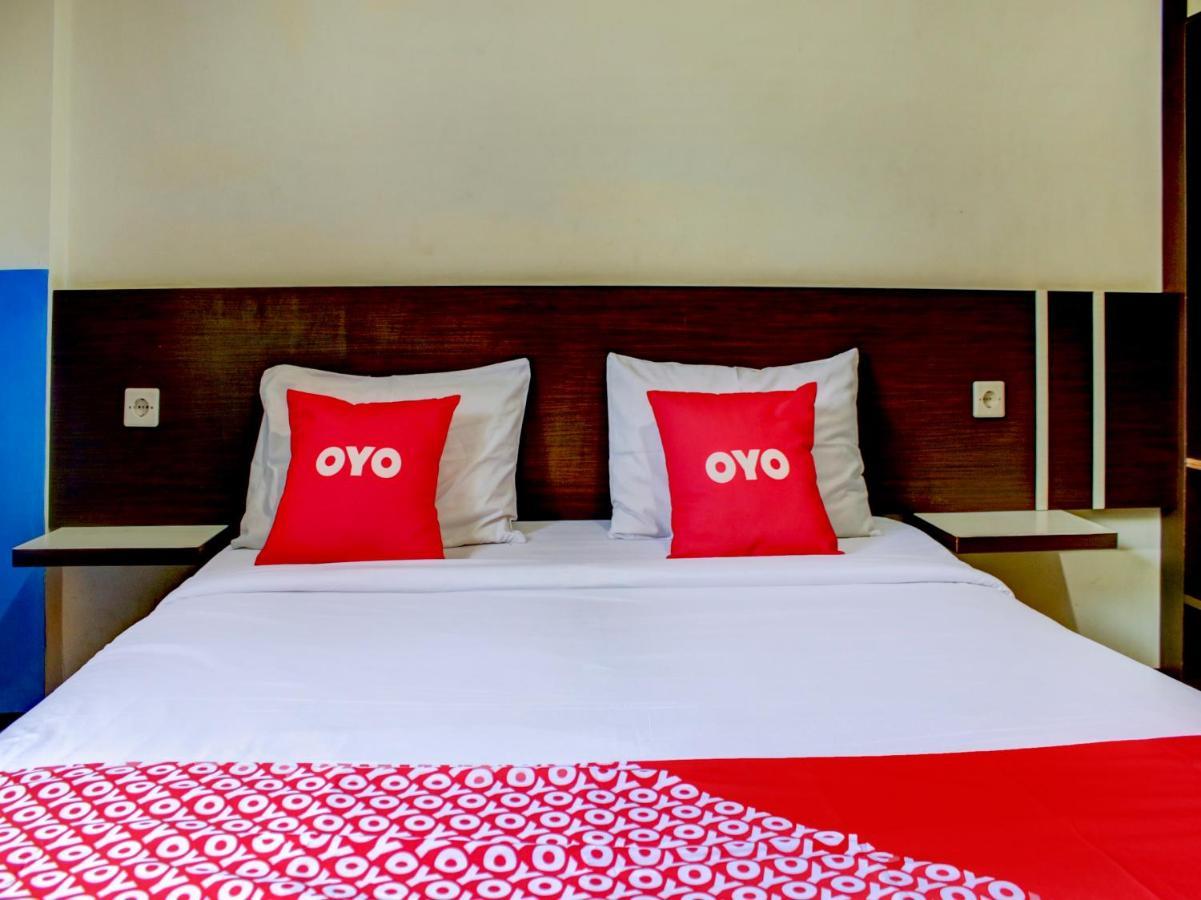 Oyo 90162 Remboelan Guest House Sungai Lutus Екстер'єр фото